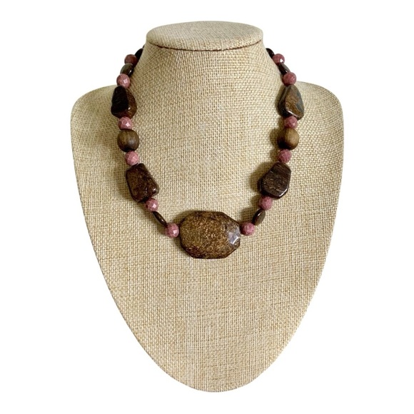 Chunky earth-tone stone necklace - Picture 8 of 8